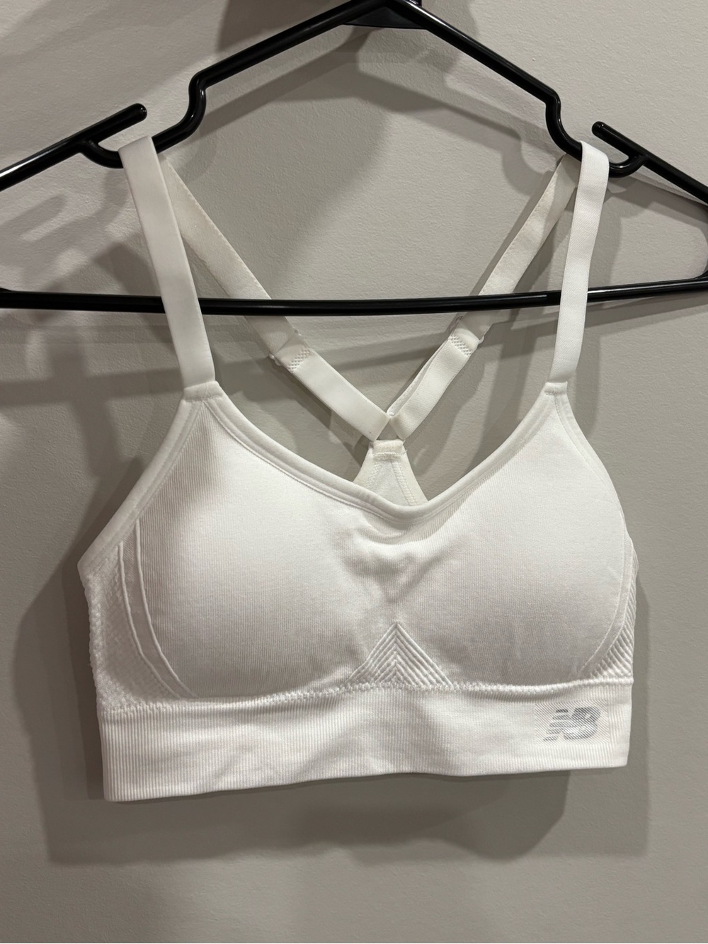 NWOT New Balance White Cross-Back Seamless Sports Bra